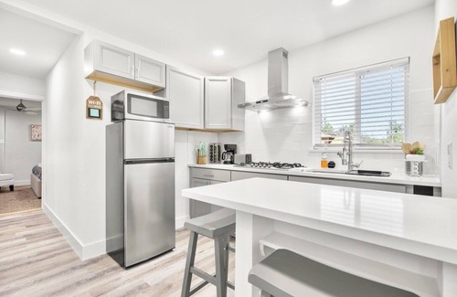 Garfield Appartement | Modern Private Retreat Near Austin & COTA Racing!