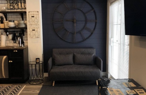 Vaughan Maison | Modern private suite in Vaughan