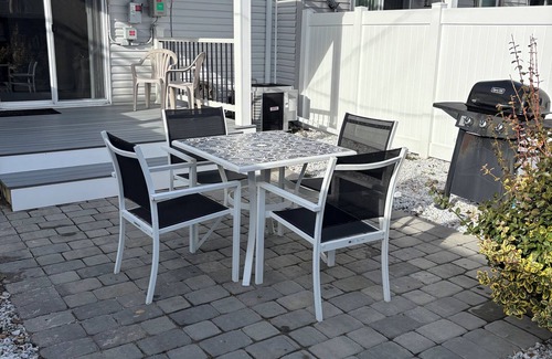 Southend Maison | Modern & Recently Renovated Beach house. Sleeps 6