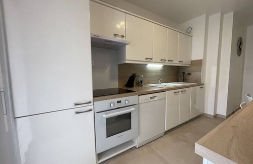Le Cannet Appartement | Modern renovated 2-bedroom apartment in a quiet area, 3km from La Croisette and from the air-conditioned beaches