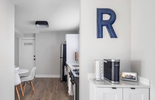 Riverside Appartement | Renovated Suite in Berwyn/Riverside