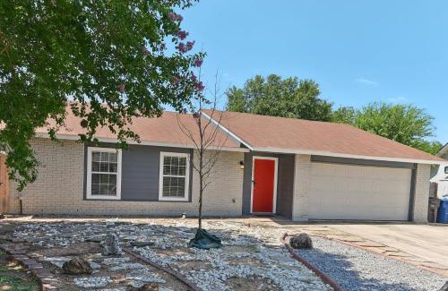 Oxbow Maison | Modern Rental Near Medical Center, Six Flags, UTSA, La Cantera, Lackland AFB