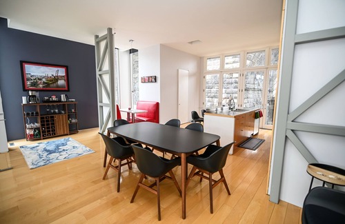 Ohio City Maison | Modern retreat in the heart of Cleveland