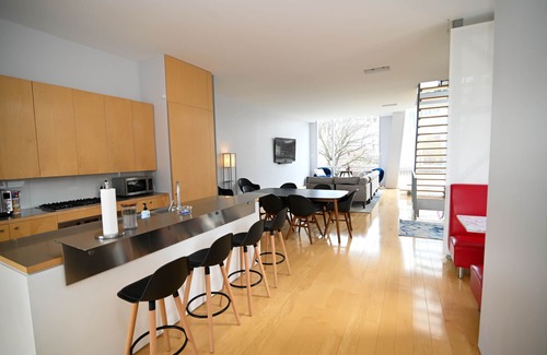 Ohio City Maison | Modern retreat in the heart of Cleveland