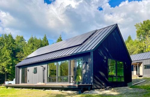 Waterbury Center Maison | Modern Retreat with Sauna between Stowe and Waterbury