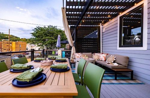 Pittsburgh Maison | Modern Retreat With Dedicated Parking 2 King Beds Arcade BBQ