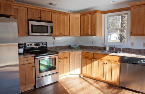 Loveland Maison | Modern Riverfront Getaway on Little Miami River