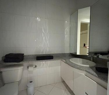 Bosques de las Lomas Maison | Modern room with balcony