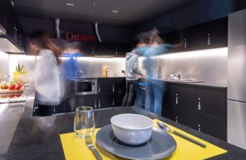Milagrosa Appartement | Modern Room with High-Speed Wi-Fi in Pamplona