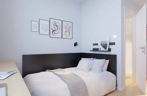Milagrosa Appartement | Modern Room with High-Speed Wi-Fi in Pamplona