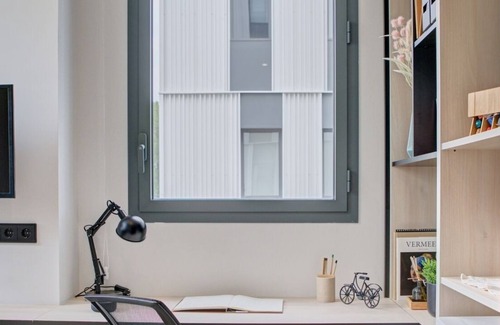 Milagrosa Appartement | Modern Room with High-Speed Wi-Fi in Pamplona