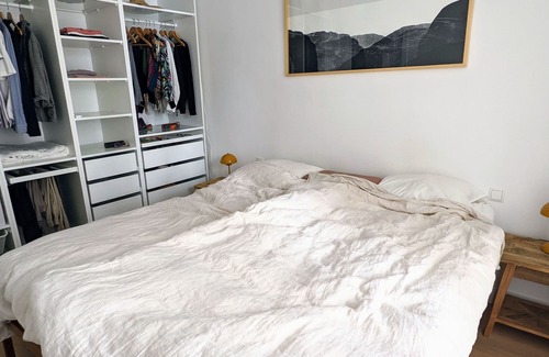 San Sebastian Appartement | Modern-Rustic Apartment at the Heart of Donostia