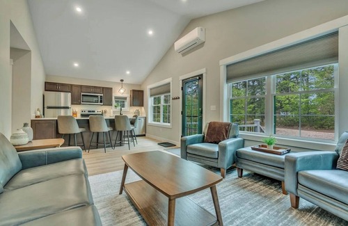 Waterboro Maison | Modern Rustic Cabin - Walk to Lake & Trails - With Fire Pit - Serene Escape