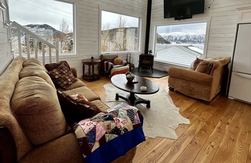 Norris Point Maison | Modern Saltbox Home in Gros Morne National Park & Ocean Views!