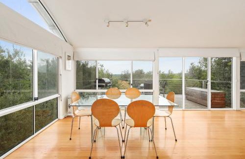 Silverleaves Maison | Modern Sanctuary by the Silverleaves Beach