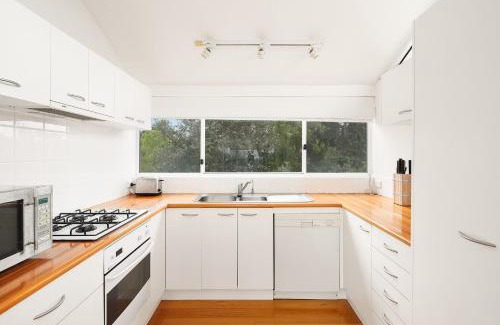 Silverleaves Maison | Modern Sanctuary by the Silverleaves Beach