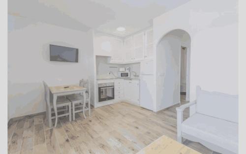 Es Castell Appartement | Modern Seaside Apartment in Menorca