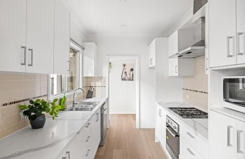 Botany Maison | Modern Single Room at Botany - Mins to Airport - Shared Bathroom