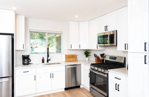 Austin Maison | Modern South Austin Home - 7 miles to Downtown