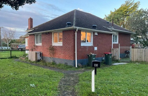Lower Hutt Maison | Modern Space, Affordable Rate