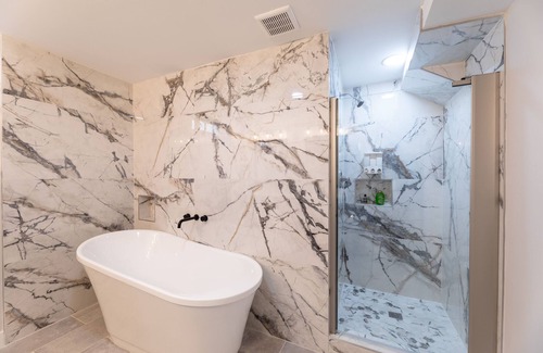 Southeast Maison | Modern & Spacious 2 bed/2 bath Close to DU
