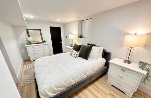 Grimsby Maison | Modern, Spacious 2 Bedroom Suite