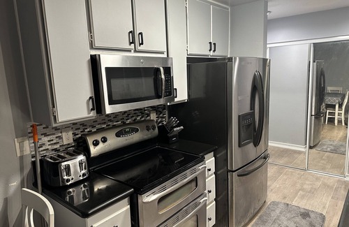 South Wrigley Copropriété | Modern spacious condo with nice sized balcony mountain view a 2 parking spaces