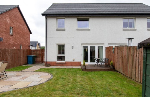 Polmadie Maison | Modern Spacious Family Home. Short walk to City Centre