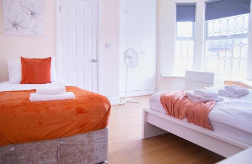 Luton Appartement | Modern, Spacious Home Ideal for Work Teams and Groups