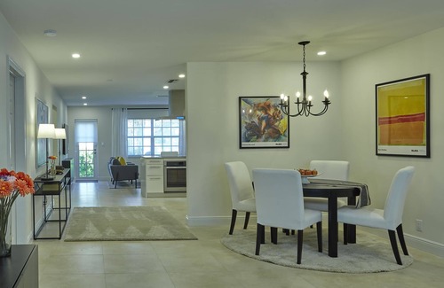 Deerfield Beach Appartement | 2BR Luxury Suite # 1 sur Ocean Drive, à quelques pas de la plage