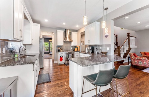 Whittier Maison | Modern, Spacious Whittier Home