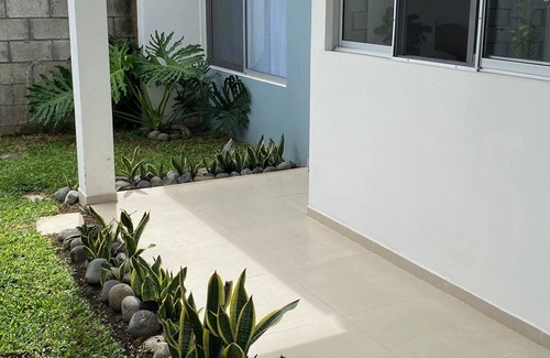 Santa Ana Appartement | Modern, spacious y and private garden,