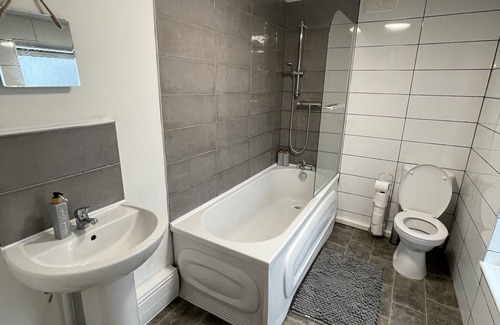 Cradley Appartement | Modern Specious 2 Bedroom Apartment