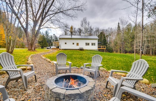 Stark Maison | Modern Stark Home with Game Room, Grill and Fire Pit