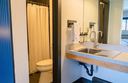 Winter Park Hôtel | Modern Stay Near Downtown Winter Park with Hot Tubs & Gym Access