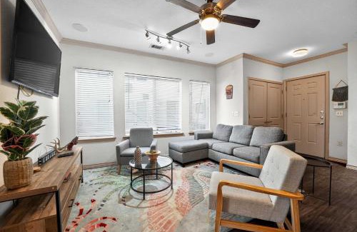 West Campus Appartement | Modern Stay With Resort Style Perks