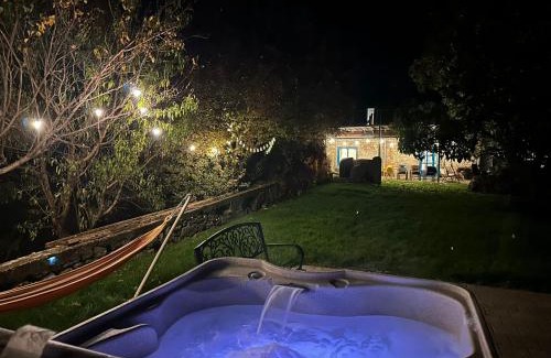 Balatonfured Maison | Modern stone house in Balatonfüred with jacuzzi
