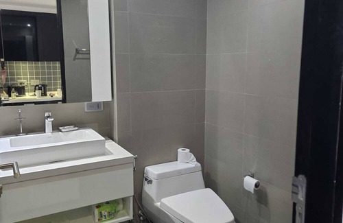 Patong Station Balnéaire | Modern Studio Condo with private Rooftop Terrace and Jacuzzi