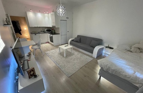 Alppiharju Appartement | Modern studio in a central location - Kallio