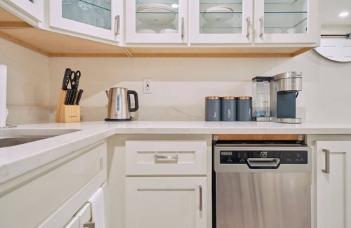 West Sedona Appartement | Modern Studio in Central Sedona with W/D - Best Deal!