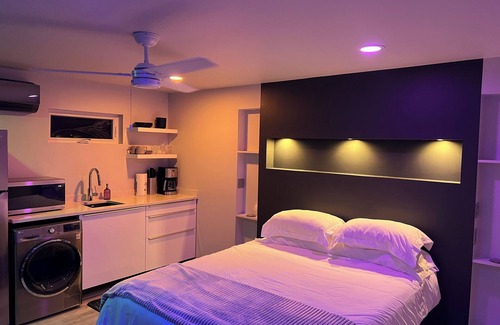 West Orange Maison | Modern Studio, Private Outdoor Space NYC View! Beautiful Kitchenette W/D