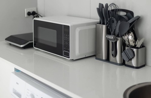 Sunnybank Maison | Modern Studio Retreat in Heart of Sunnybank