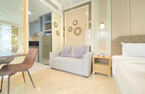 Hegarmanah Appartement | Modern Studio Room with Jacuzzi at Art Deco Apartment By Travelio