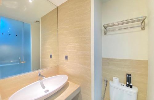 Hegarmanah Appartement | Modern Studio Room with Jacuzzi at Art Deco Apartment By Travelio