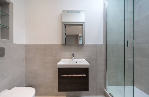 Bruce Grove Appartement | Modern Studio w/ parking -15 mins from Central London