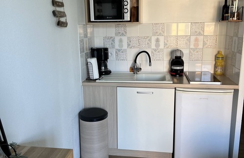 Equemauville Appartement | modern studio with pool near Honfleur
