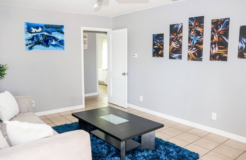 Dallas Maison | Modern Style Minimalistic Home!