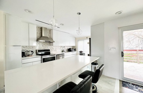 Glen Cove Maison | Modern Stylish 3b3b Home @Glen Cove