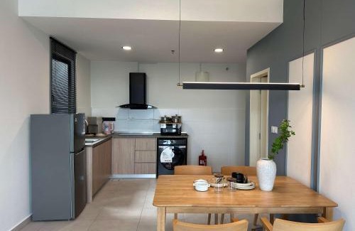 Seri Kembangan Appartement | Modern Suite in Seri Kembangan Nearby MRT