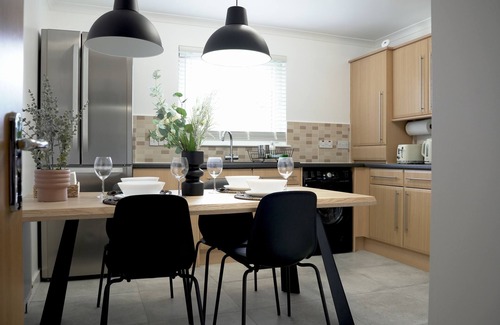 Coatbridge Appartement | Moderne-Sunnyside Penthouse-Appartement en attiq-Salle de bain privée séparée